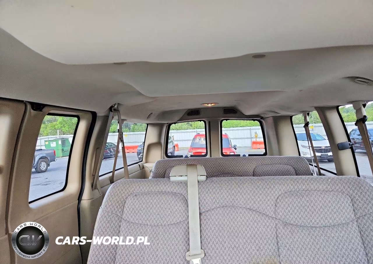 2007 Chevrolet Express G1500 VIN:1GNFH15Z571213439 - 10