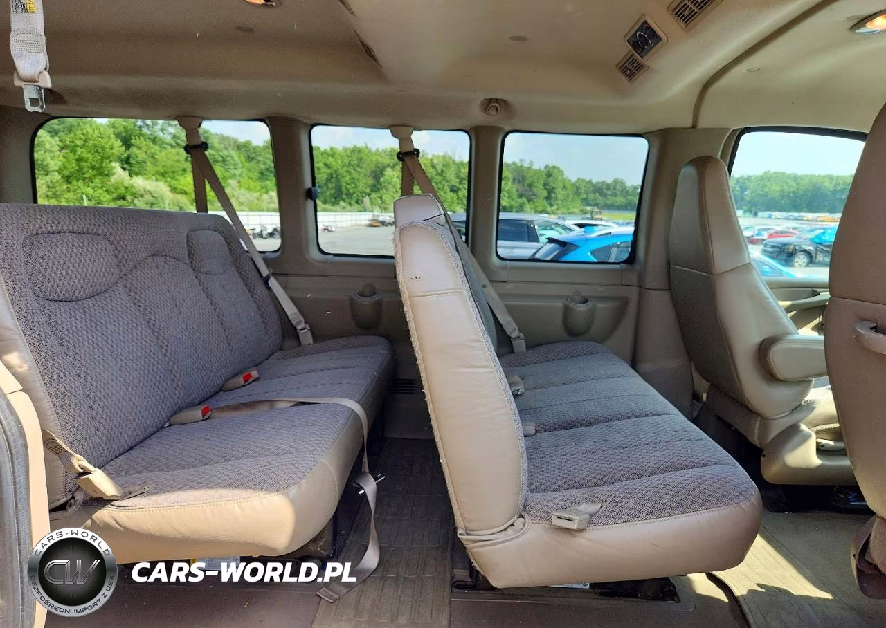 2007 Chevrolet Express G1500 VIN:1GNFH15Z571213439 - 11