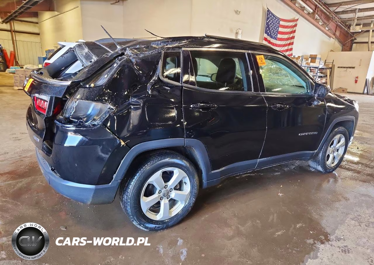 2018 Jeep Compass Latitude VIN:3C4NJDBB6JT162261 - 3
