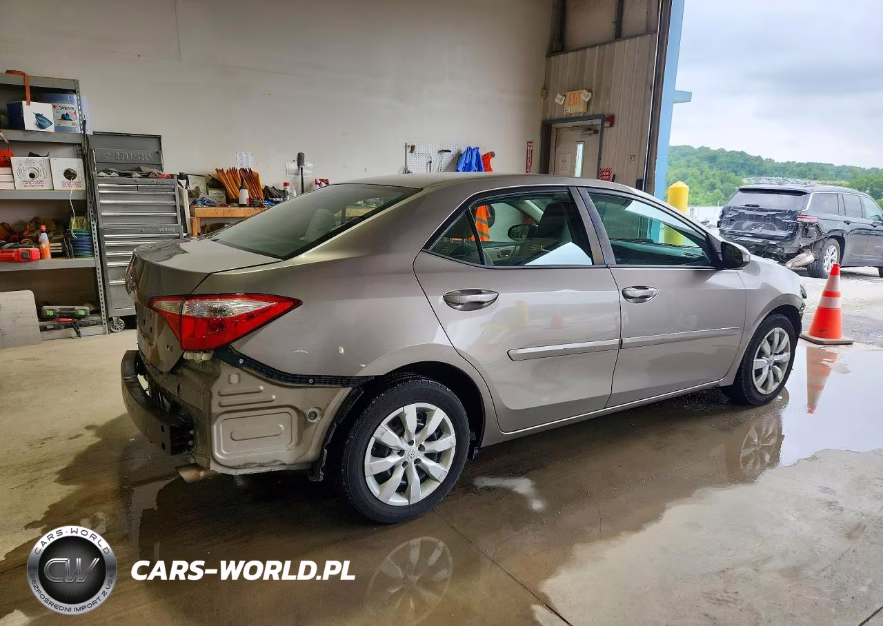 2015 Toyota Corolla Le VIN:2T1BURHE6FC474213 - 3