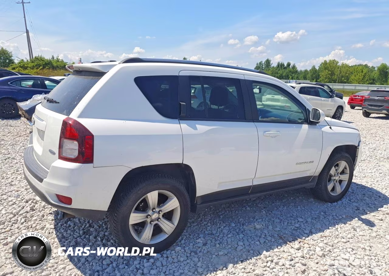 2014 Jeep Compass Latitude VIN:1C4NJDEB9ED707781 - 3
