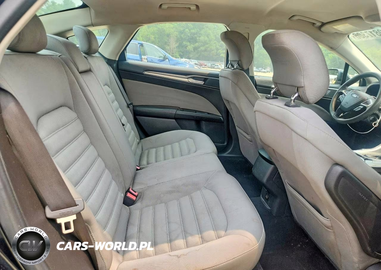 2014 Ford Fusion S VIN:3FA6P0G71ER252622 - 10