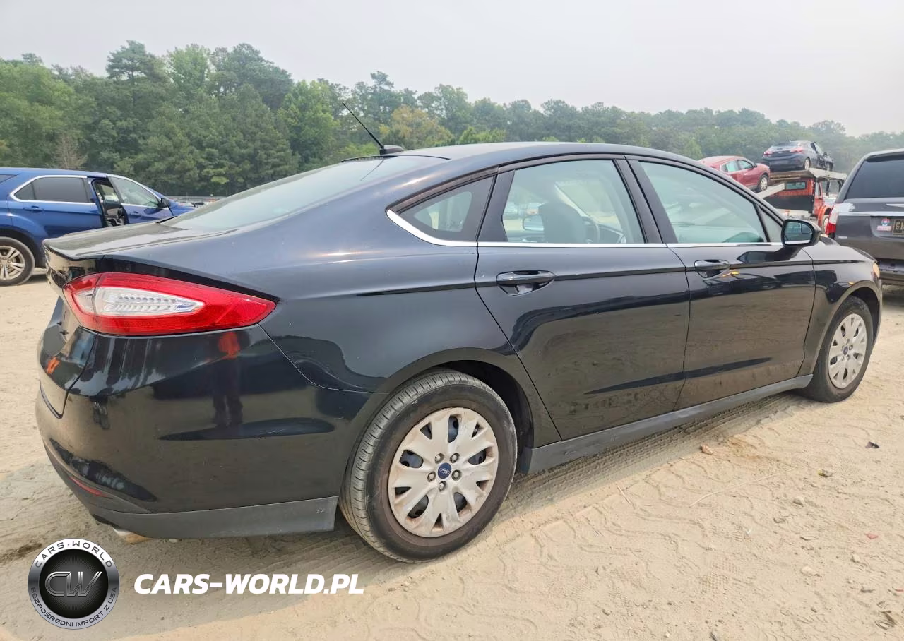 2014 Ford Fusion S VIN:3FA6P0G71ER252622 - 3