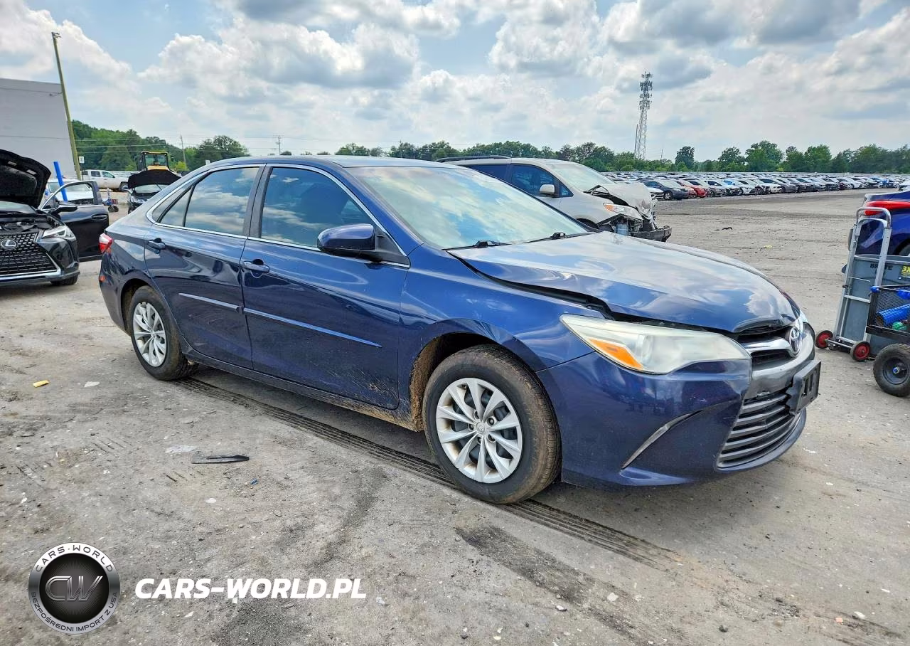 2015 Toyota Camry Le VIN:4T1BF1FK4FU988886 - 4