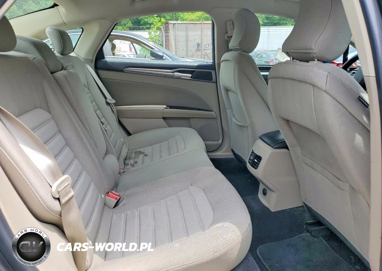 2019 Ford Fusion Se VIN:3FA6P0LU3KR241421 - 10