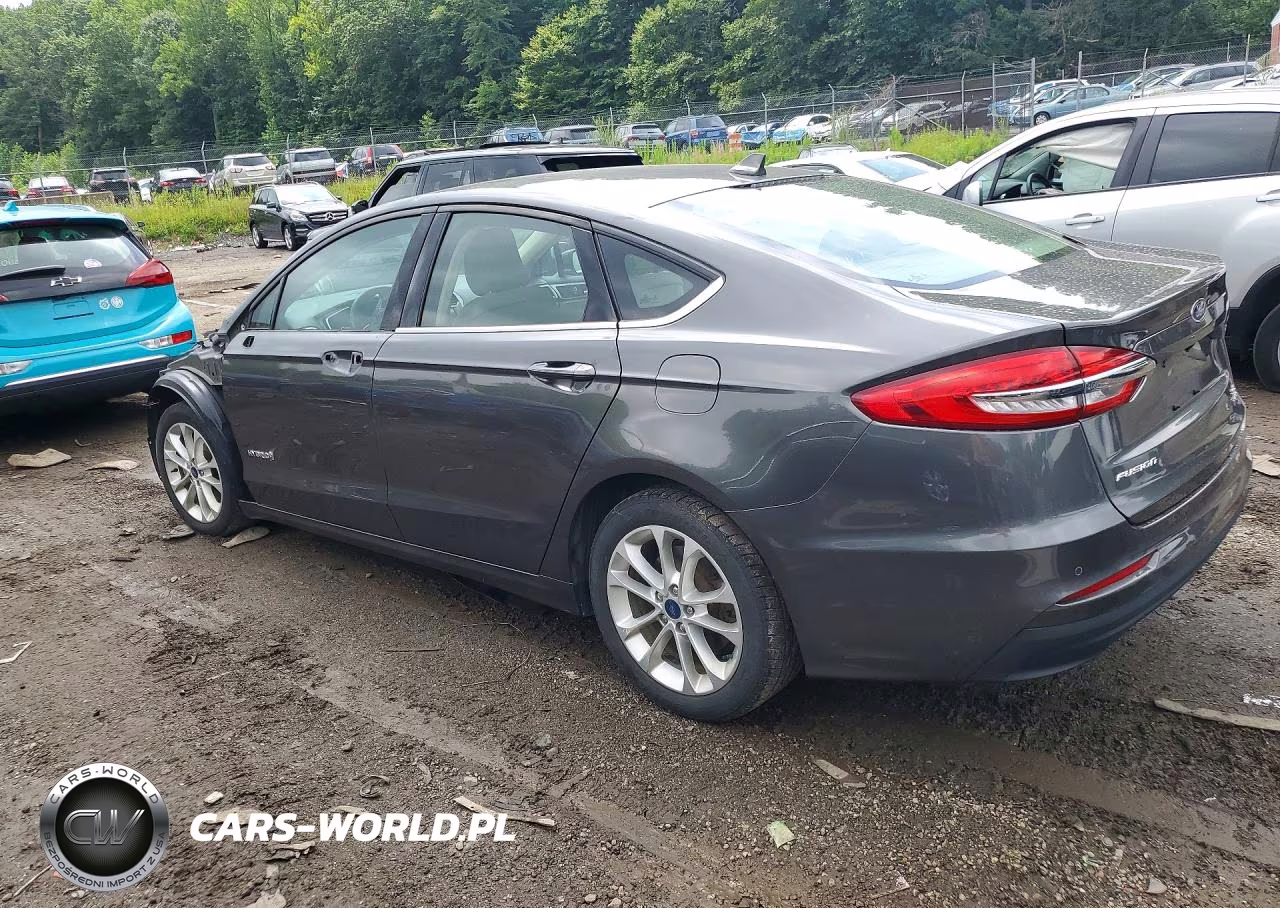 2019 Ford Fusion Se VIN:3FA6P0LU3KR241421 - 2