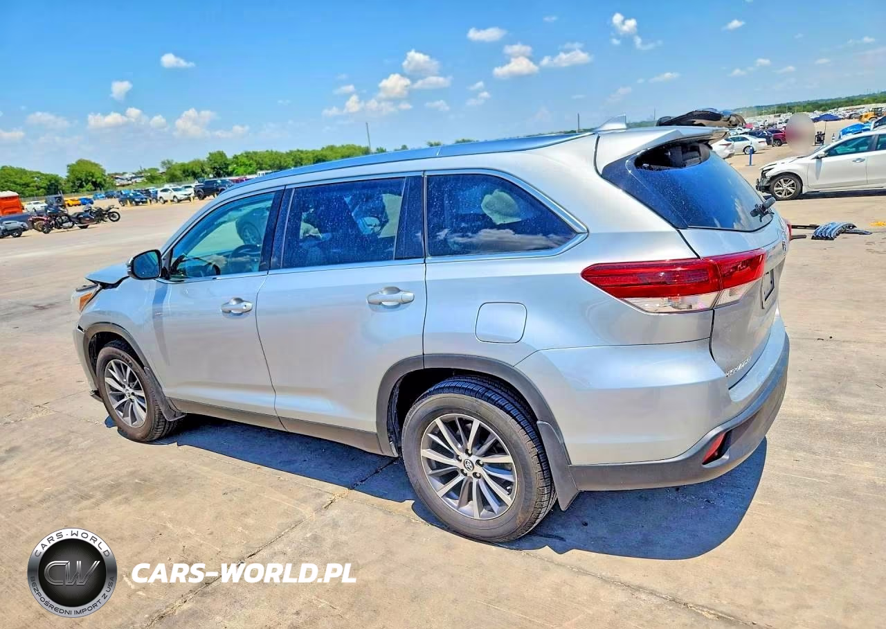 2019 Toyota Highlander Xle VIN:5TDKZRFH8KS565273 - 2