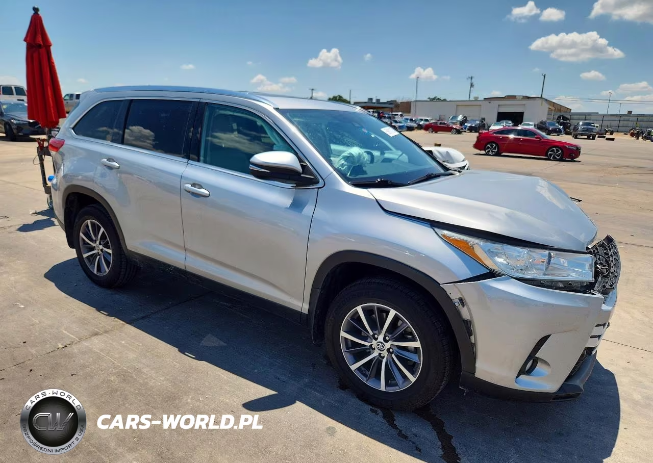 2019 Toyota Highlander Xle VIN:5TDKZRFH8KS565273 - 4
