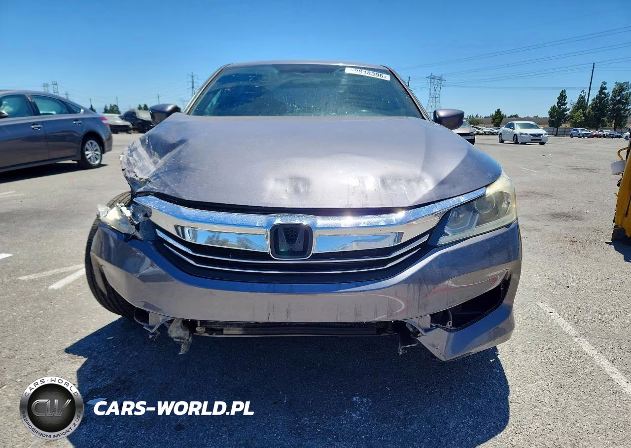 2017 Honda Accord Sport VIN:1HGCR2F58HA073612 - 5