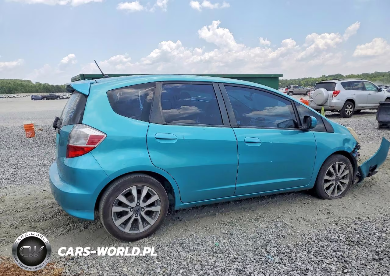 2012 Honda Fit Sport VIN:JHMGE8H57CC005745 - 3