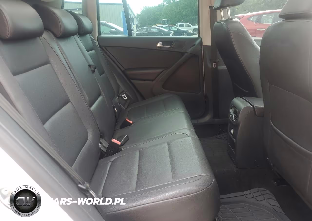 2010 Volkswagen Tiguan Se VIN:WVGBV7AX2AW516045 - 11