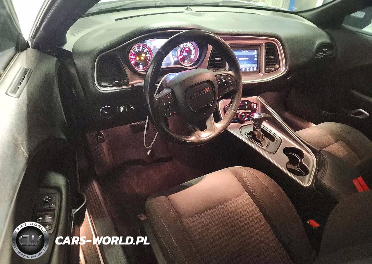 2019 Dodge Challenger Sxt VIN:2C3CDZAG0KH561657 - 8