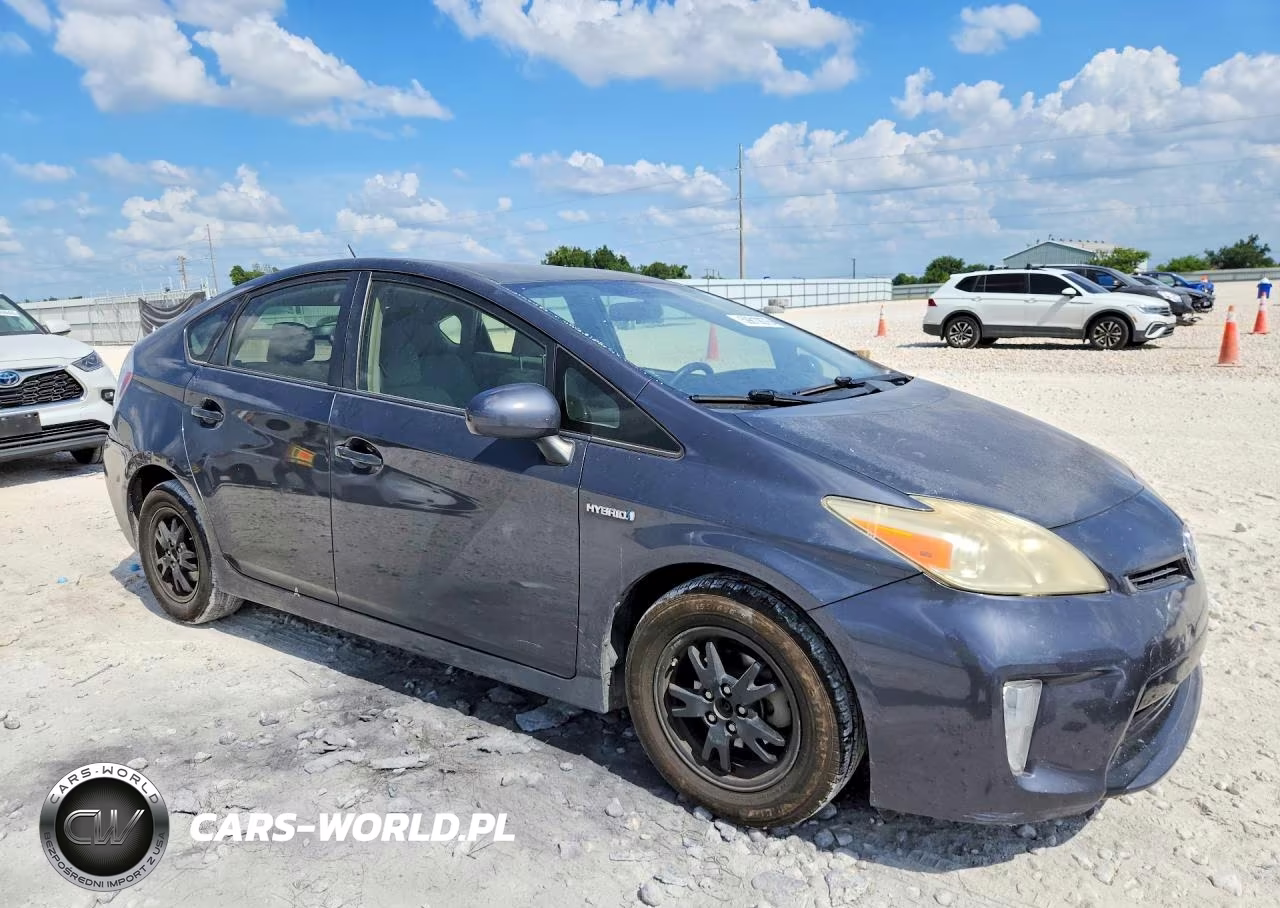 2012 Toyota Prius Three VIN:JTDKN3DU1C1556275 - 4