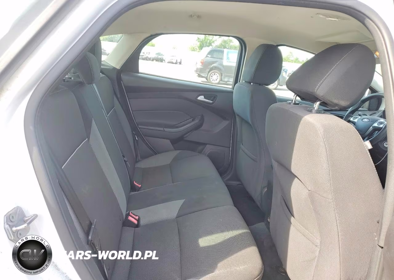 2013 Ford Focus Se VIN:1FADP3K24DL159305 - 10