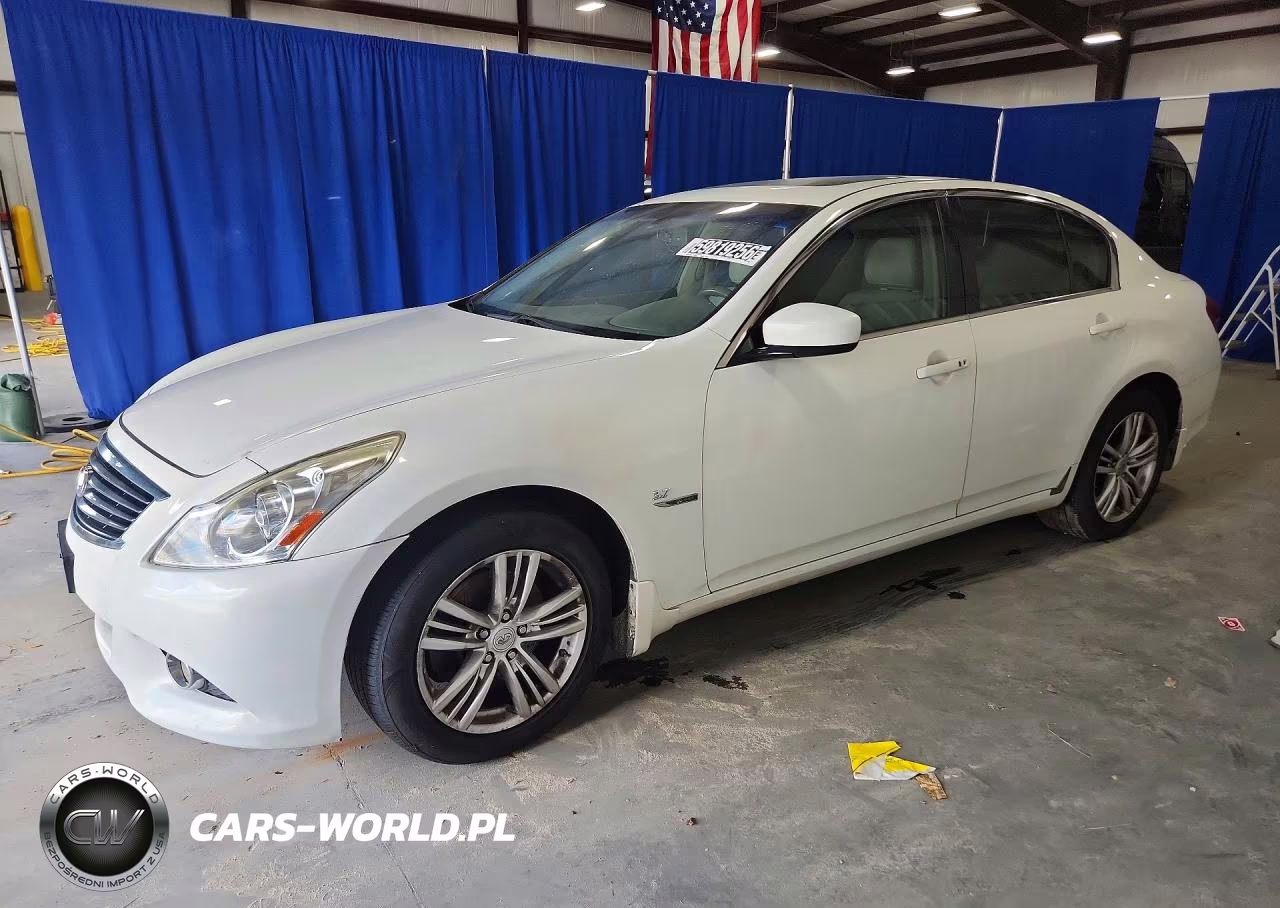 2015 Infiniti Q40