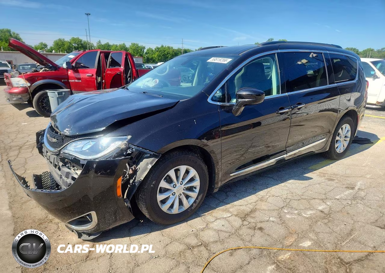 2017 Chrysler Pacifica Touring L – zdjęcie 1 z 13