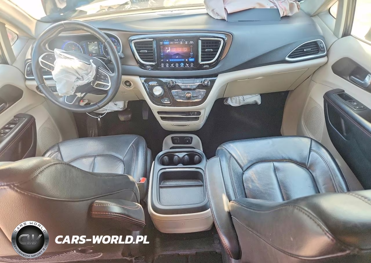 2017 Chrysler Pacifica Touring L VIN:2C4RC1BGXHR638255 - 8