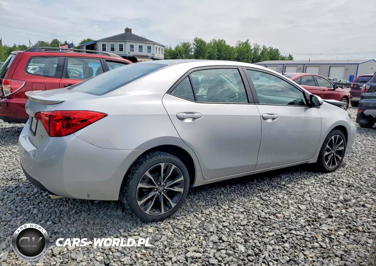 2019 Toyota Corolla Se VIN:2T1BURHE1KC148121 - 3