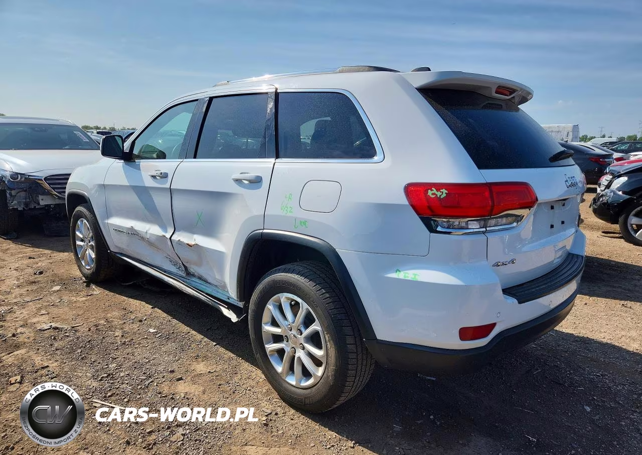 2016 Jeep Grand Cherokee Laredo VIN:1C4RJFAG1GC490945 - 3