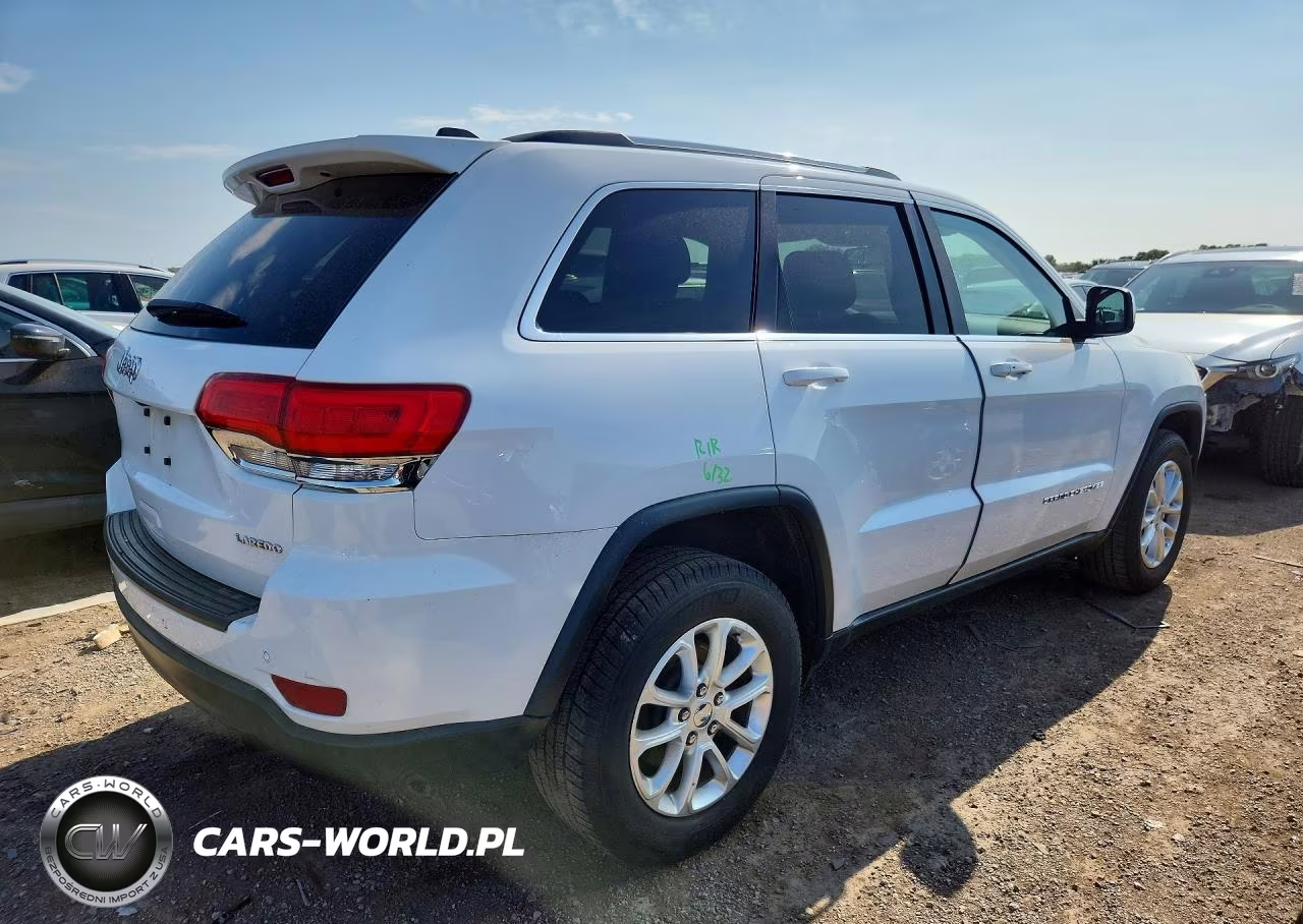 2016 Jeep Grand Cherokee Laredo VIN:1C4RJFAG1GC490945 - 4