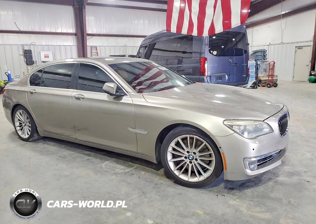2015 BMW 7 Series VIN:WBAYE8C53FD780939 - 4