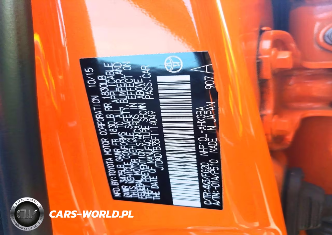2015 Toyota Prius C Three VIN:JTDKDTB35F1114049 - 12