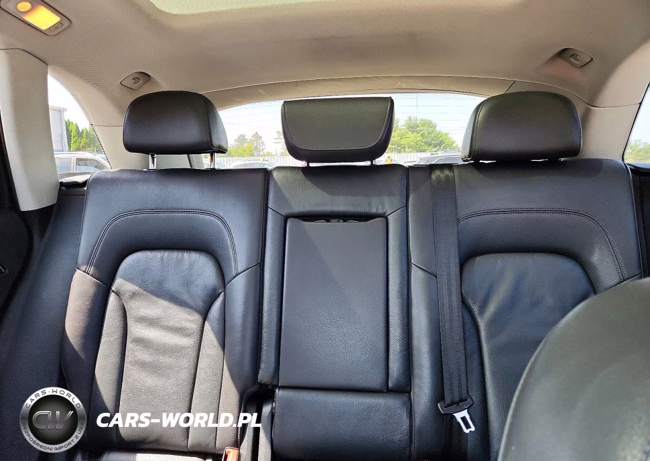 2016 Audi Q5 Premium VIN:WA1C2AFP8GA073407 - 10