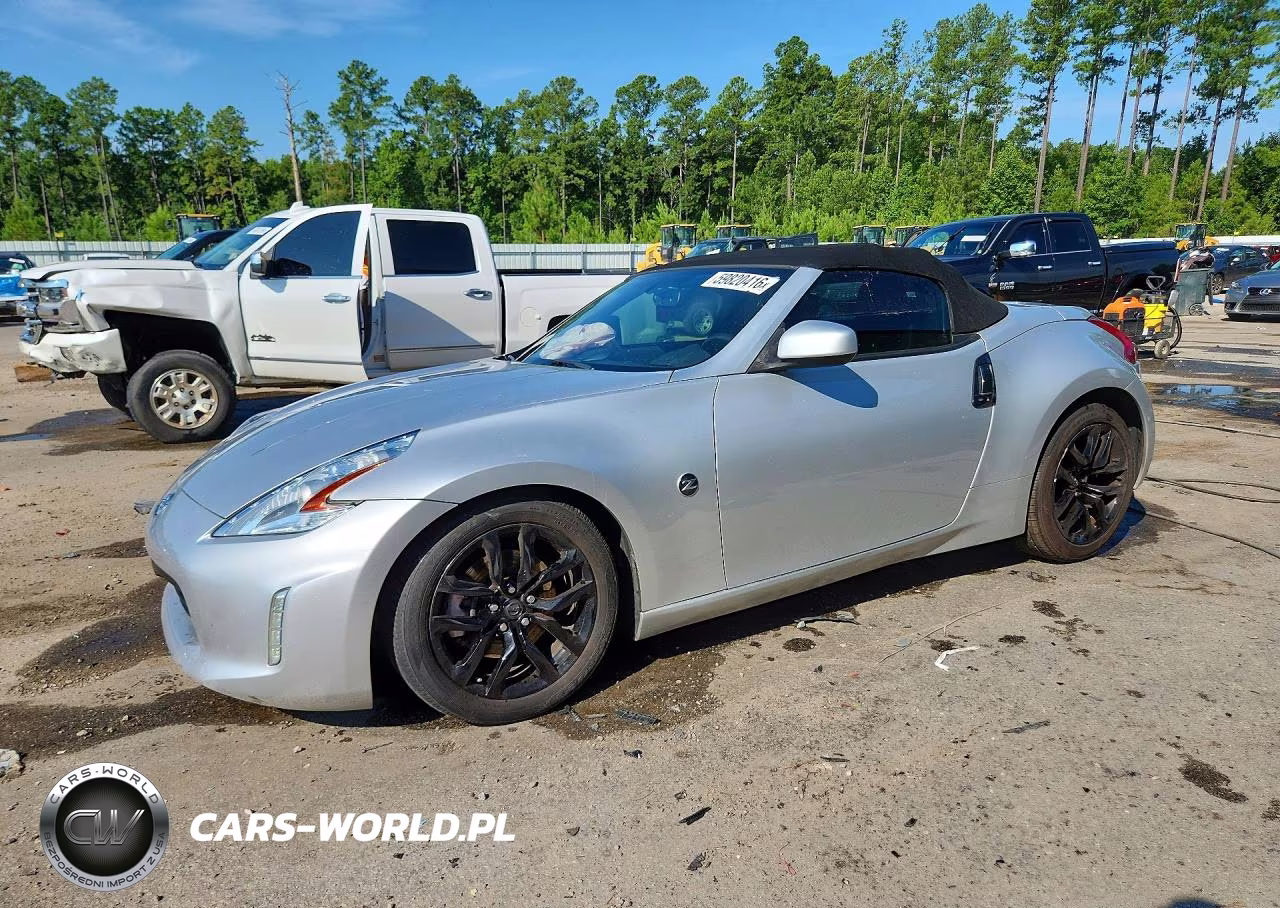 2016 Nissan 370Z Roadster Touring – zdjęcie 1 z 12
