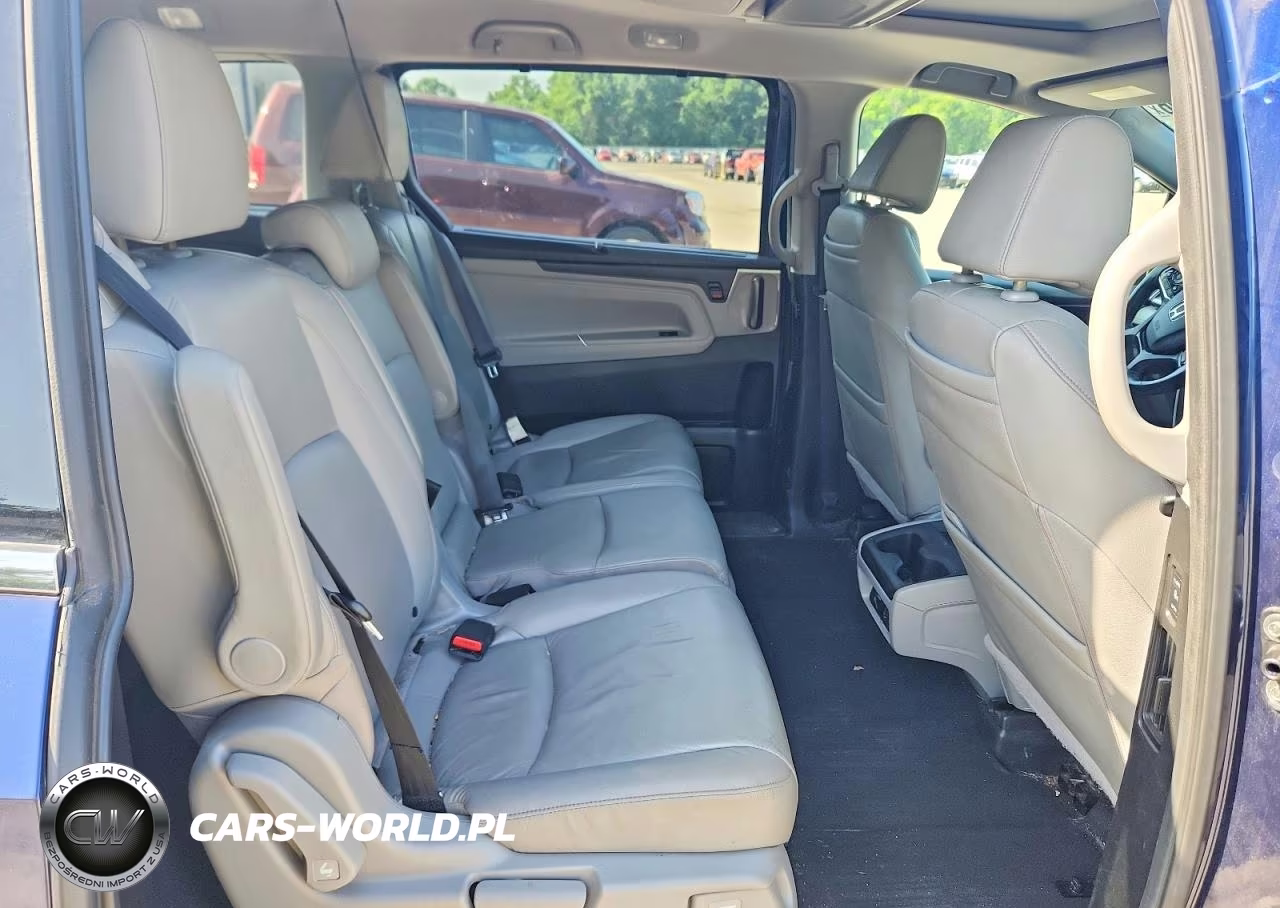 2018 Honda Odyssey Elite VIN:5FNRL6H97JB002450 - 11