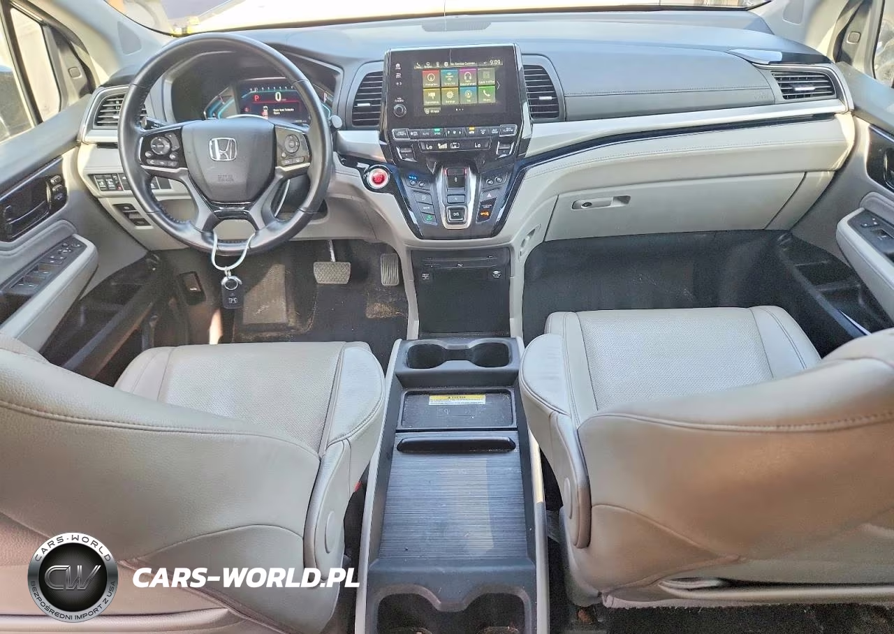 2018 Honda Odyssey Elite VIN:5FNRL6H97JB002450 - 8