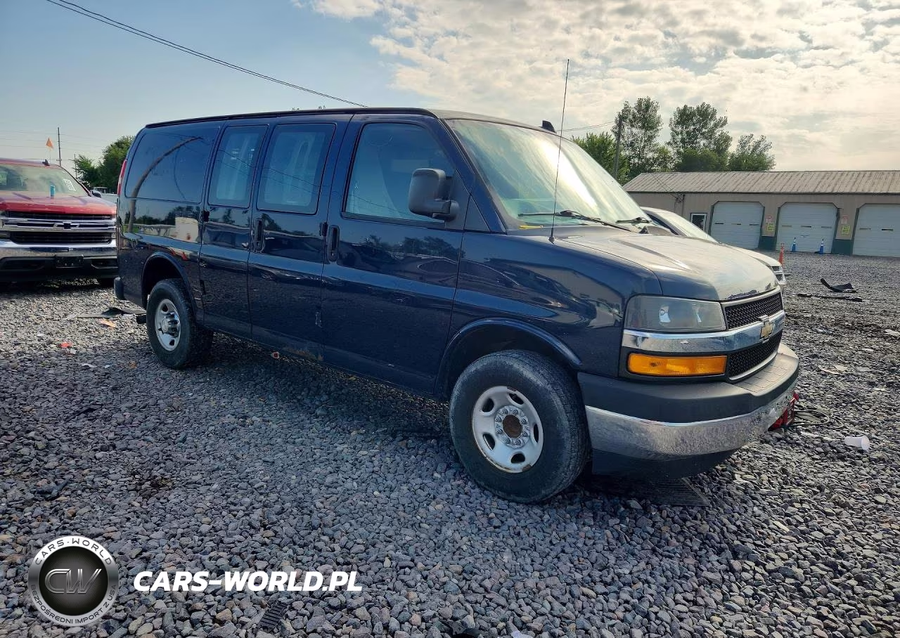2014 Chevrolet Express G3500 VIN:1GCZGGFG3J1178674 - 4