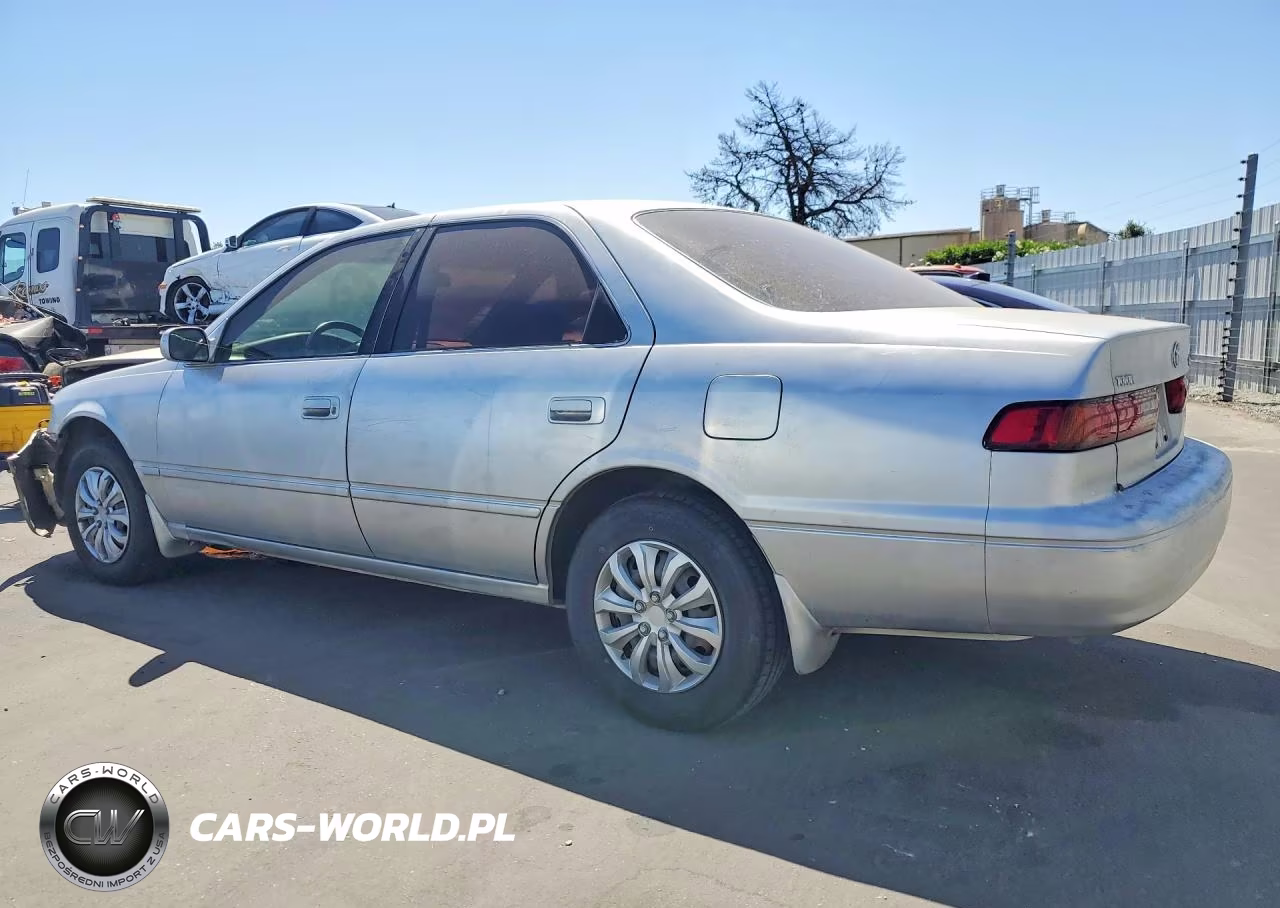 1999 Toyota Camry Le VIN:JT2BG28K3X0342079 - 2