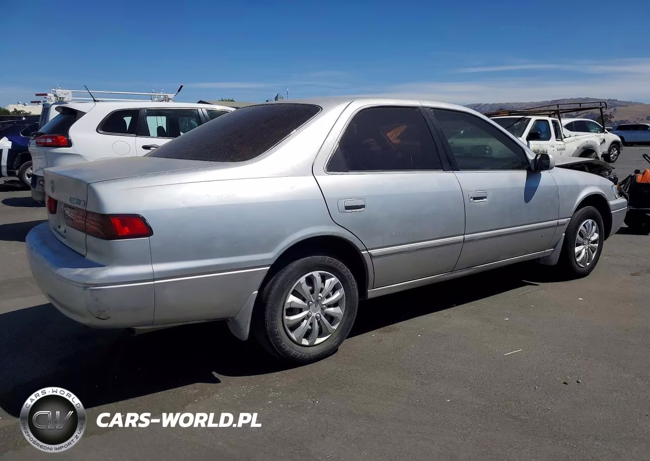 1999 Toyota Camry Le VIN:JT2BG28K3X0342079 - 3