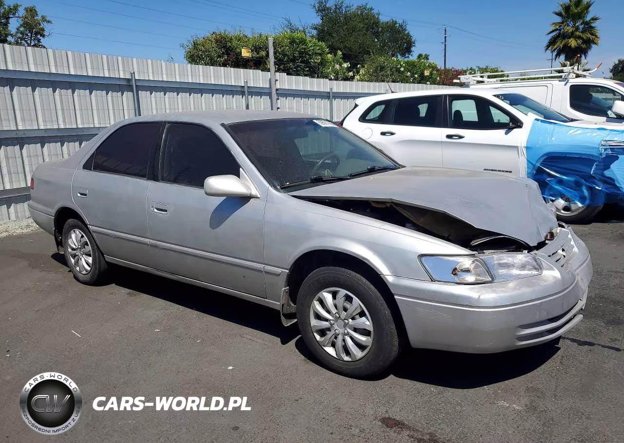 1999 Toyota Camry Le VIN:JT2BG28K3X0342079 - 4