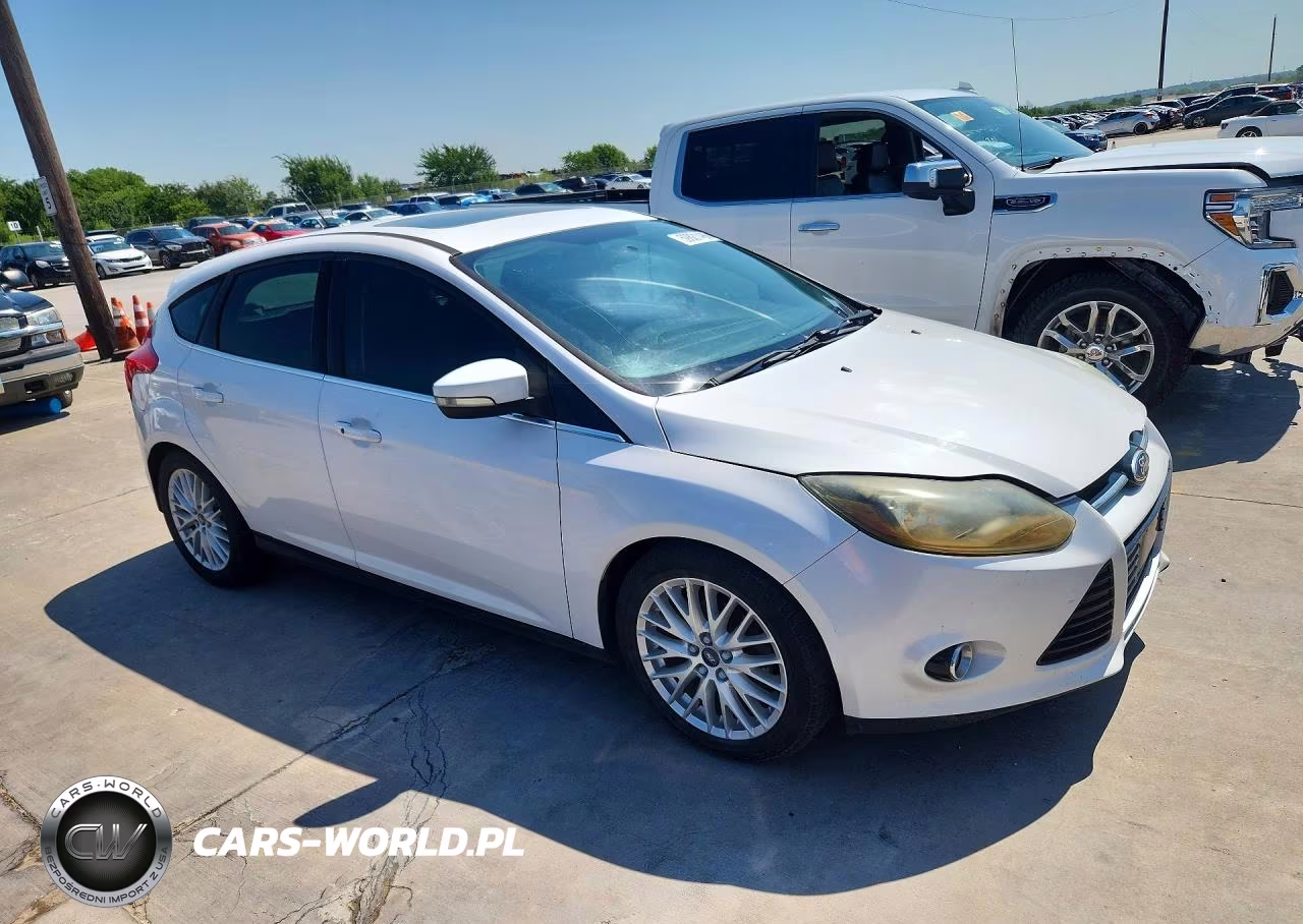 2013 Ford Focus Titanium VIN:1FADP3N27DL108697 - 4