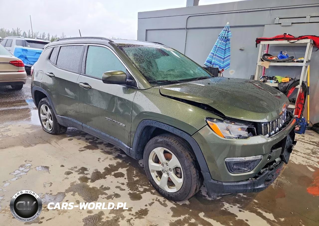 2017 Jeep Compass Latitude VIN:3C4NJDBB2HT646941 - 4