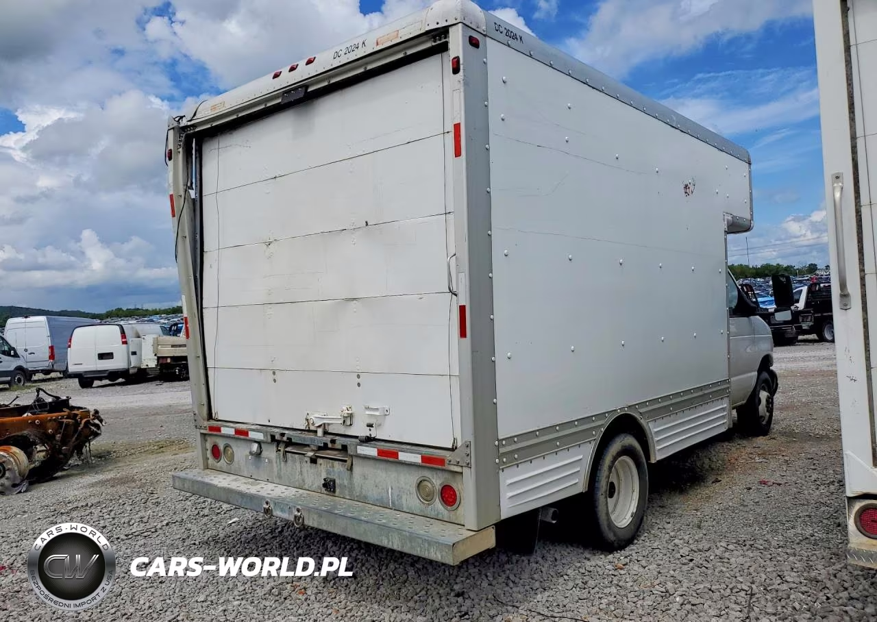 2007 Ford Econoline E450 Super Duty Cutaway Van VIN:1FDXE45SX7DB17004 - 3