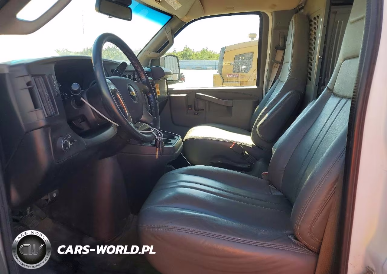 2018 Chevrolet Express 2500 Delivery Van VIN:1GCWGBFP4J1325011 - 7