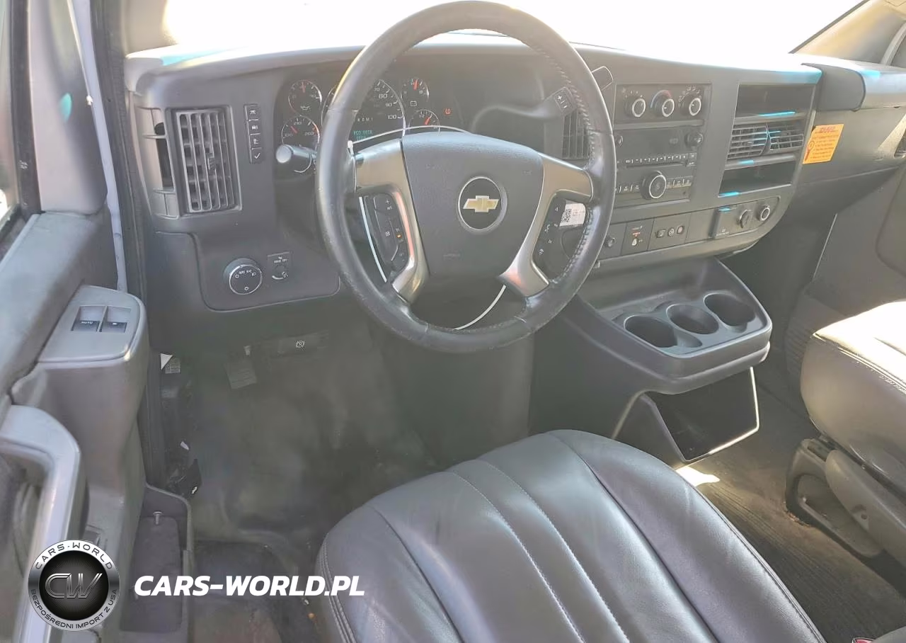 2018 Chevrolet Express 2500 Delivery Van VIN:1GCWGBFP4J1325011 - 8