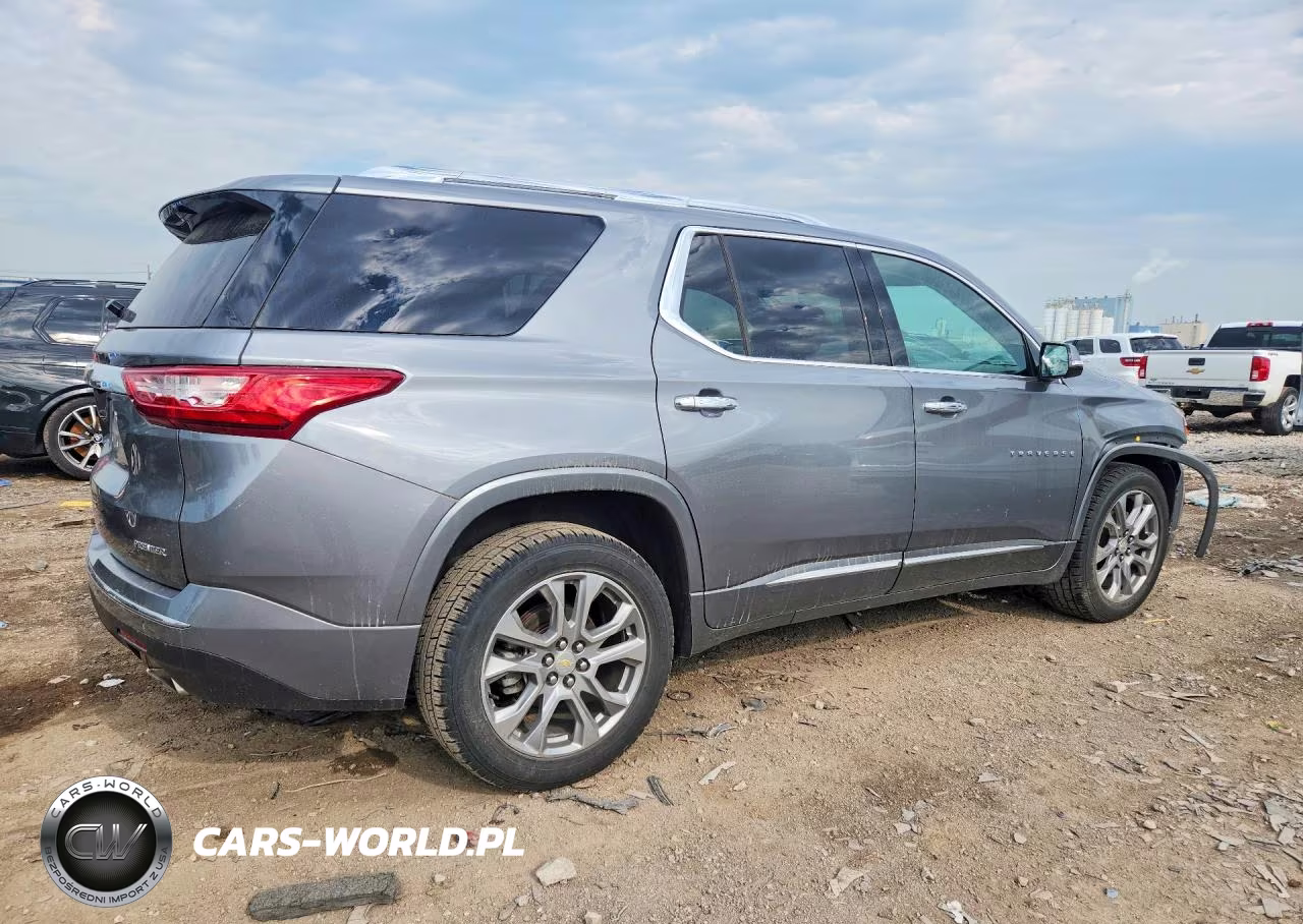 2019 Chevrolet Traverse Premier VIN:1GNERKKW7KJ310840 - 3