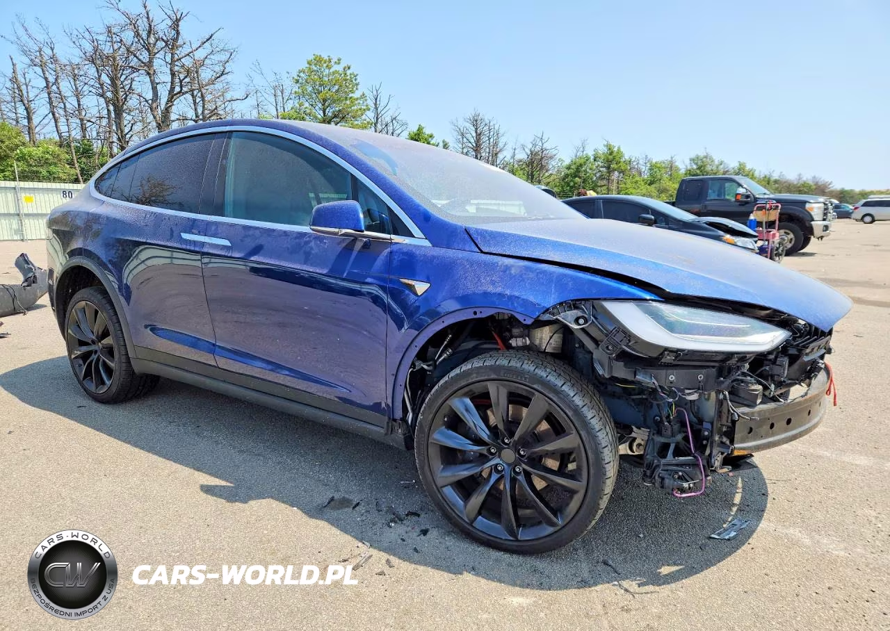 2020 Tesl Model X VIN:5YJXCBE2XLF233529 - 4