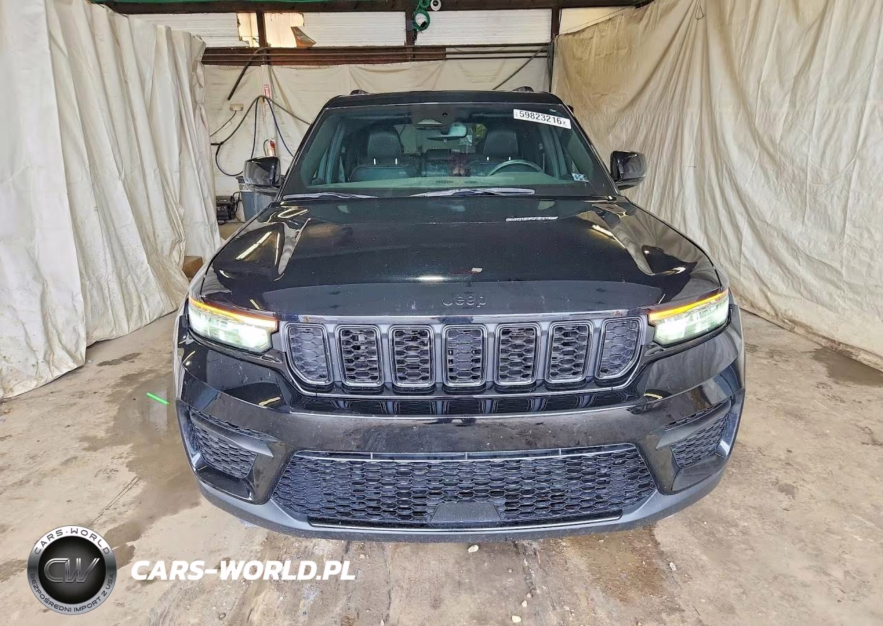 2023 Jeep Grand Cherokee Laredo VIN:1C4RJHAG0PC543890 - 5