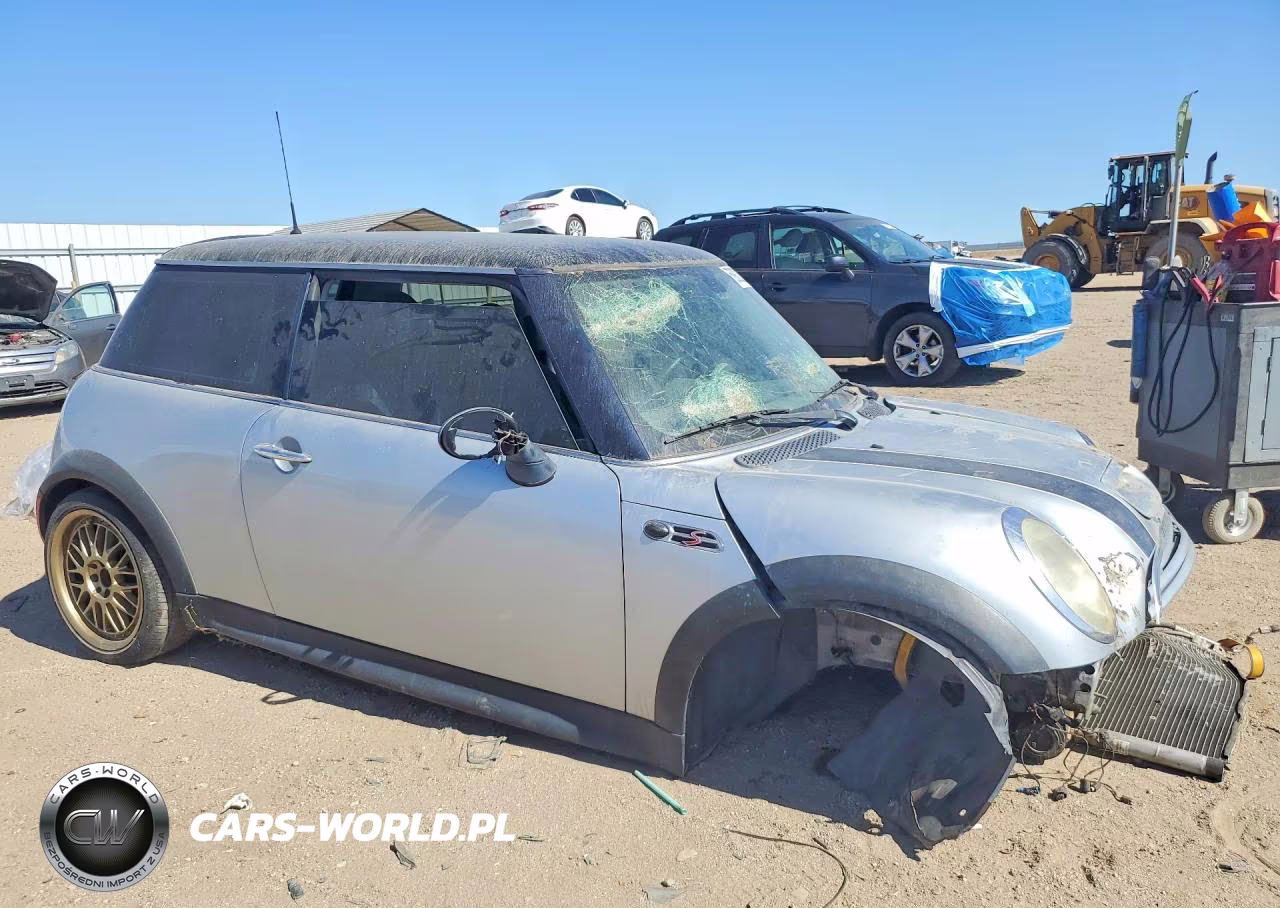 2004 Mini Cooper S VIN:WMWRE33424TD76468 - 4