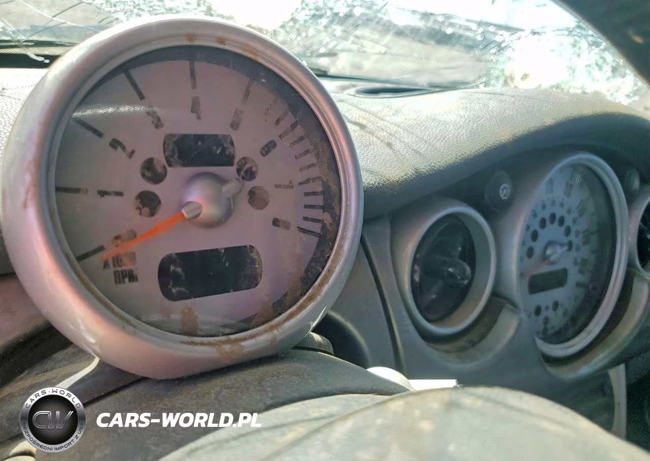 2004 Mini Cooper S VIN:WMWRE33424TD76468 - 9