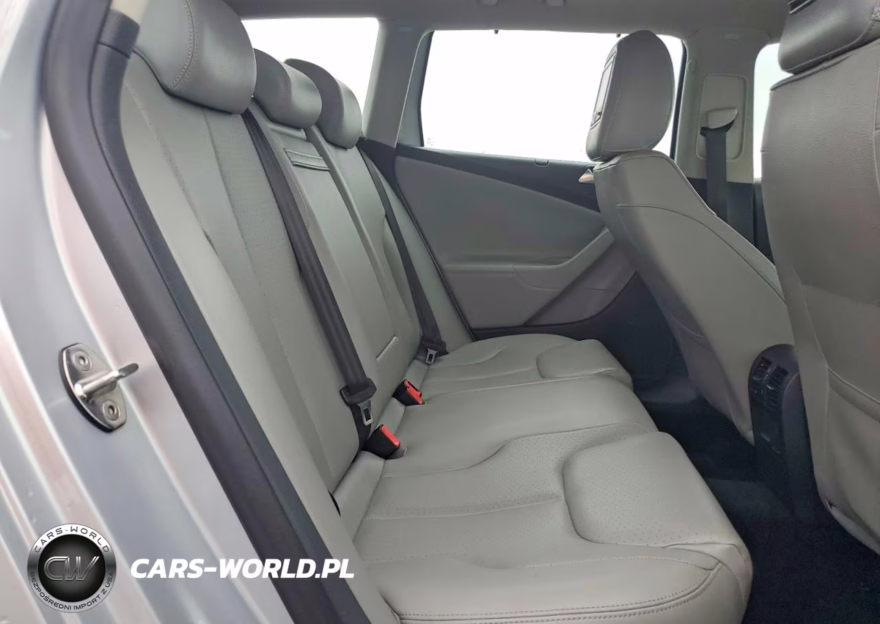 2010 Volkswagen Passat Komfort VIN:WVWXK7AN2AE148425 - 10