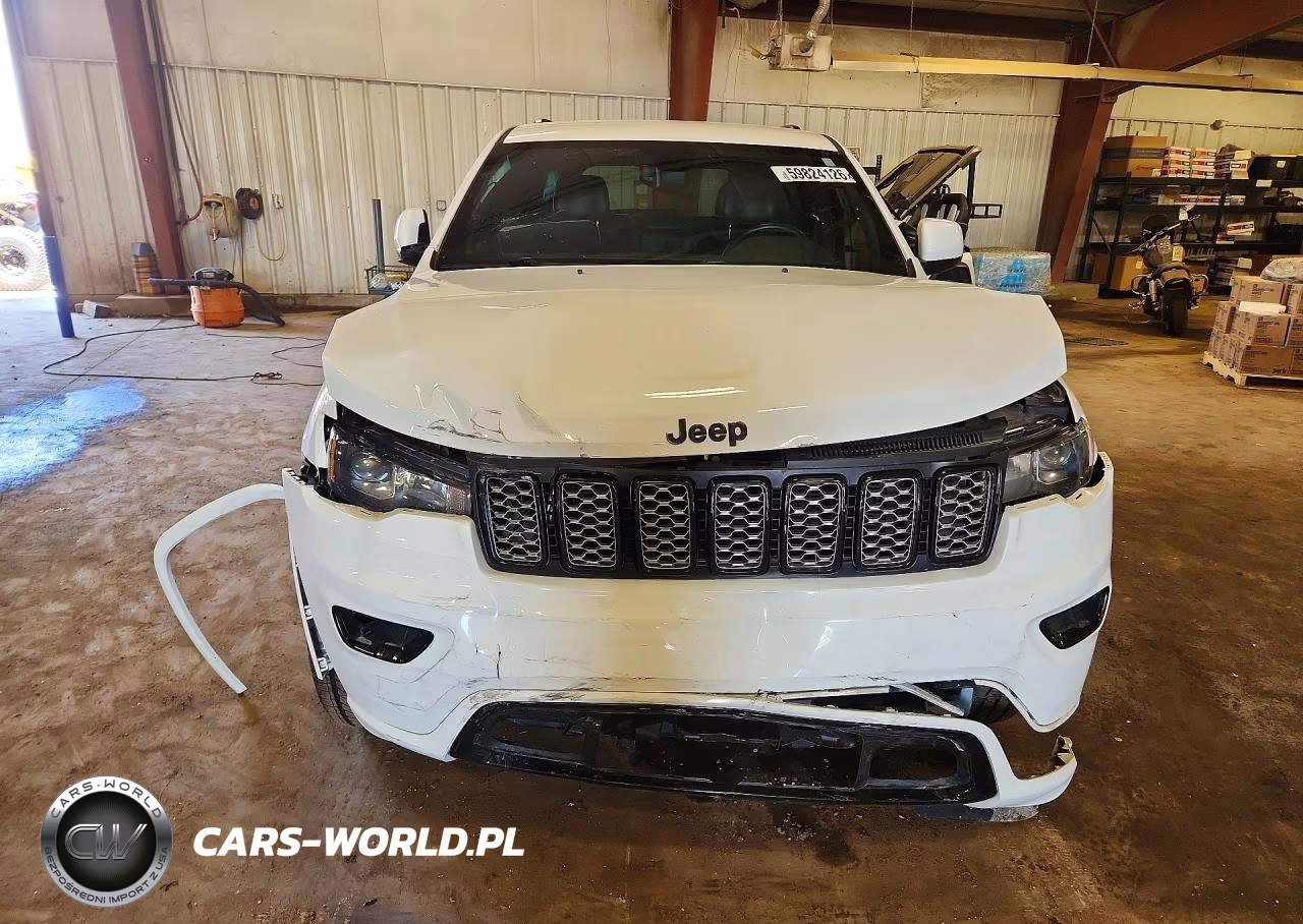 2018 Jeep Grand Cherokee Laredo VIN:1C4RJFAG3JC360169 - 5
