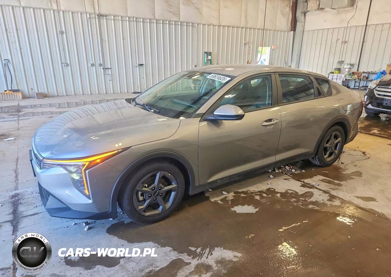 2025 Kia K4 Lxs VIN:3KPFT4DE7SE109323 - 1