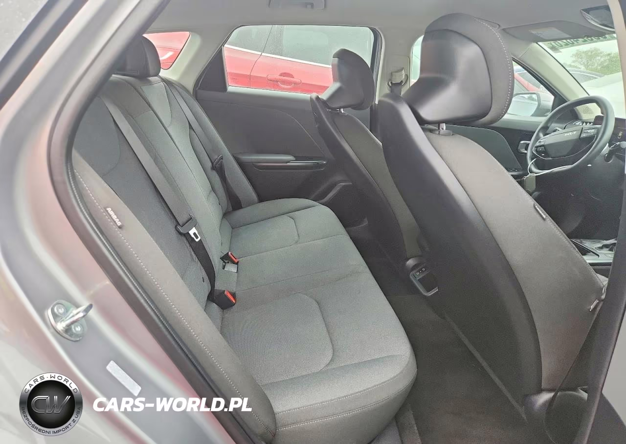 2025 Kia K4 Lxs VIN:3KPFT4DE7SE109323 - 10