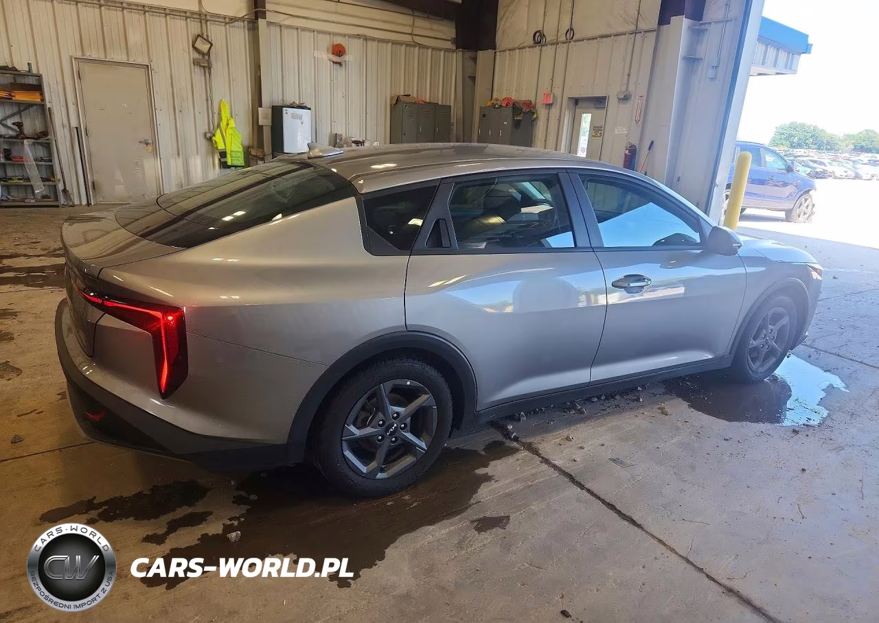 2025 Kia K4 Lxs VIN:3KPFT4DE7SE109323 - 3