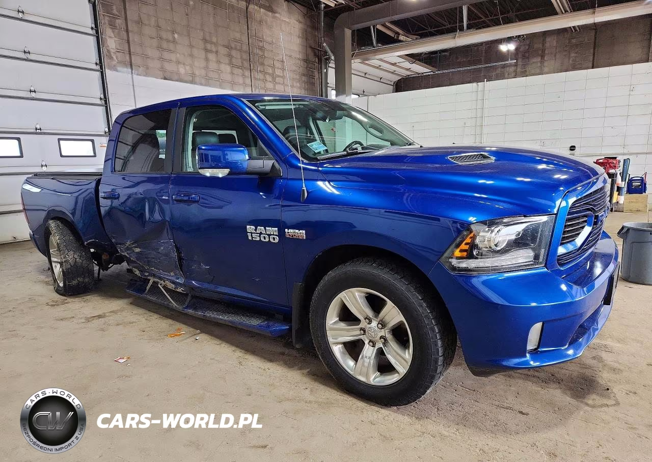 2018 Ram 1500 Sport VIN:1C6RR7MT7JS172212 - 4
